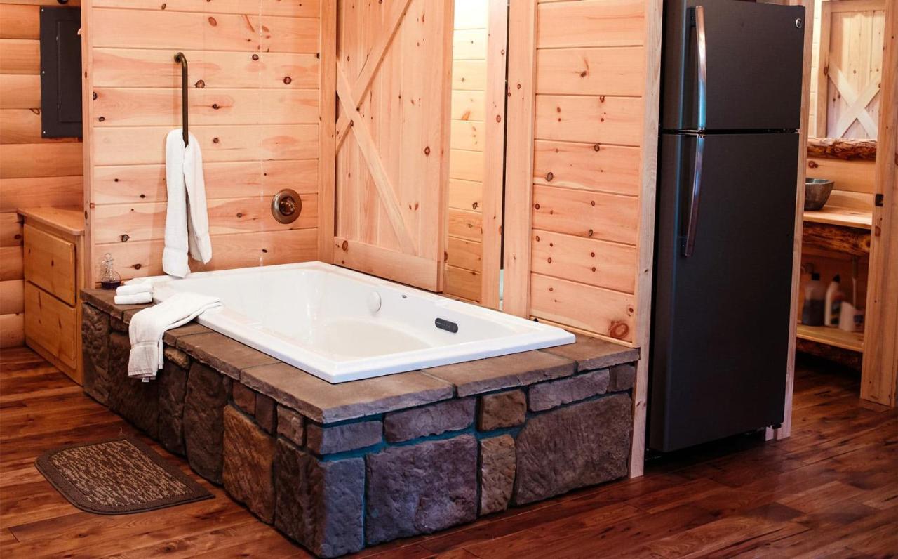 Cricket Hill Treehouse B By Amish Country Lodging 米勒斯堡 外观 照片