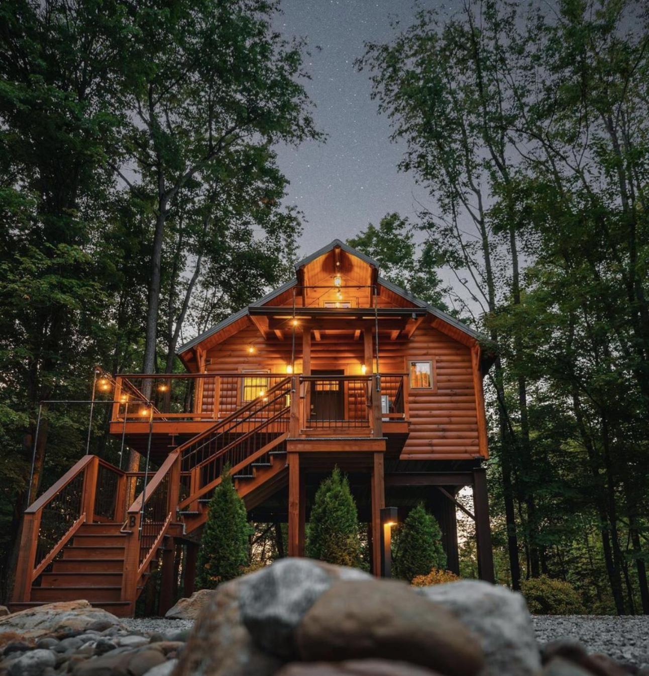 Cricket Hill Treehouse B By Amish Country Lodging 米勒斯堡 外观 照片
