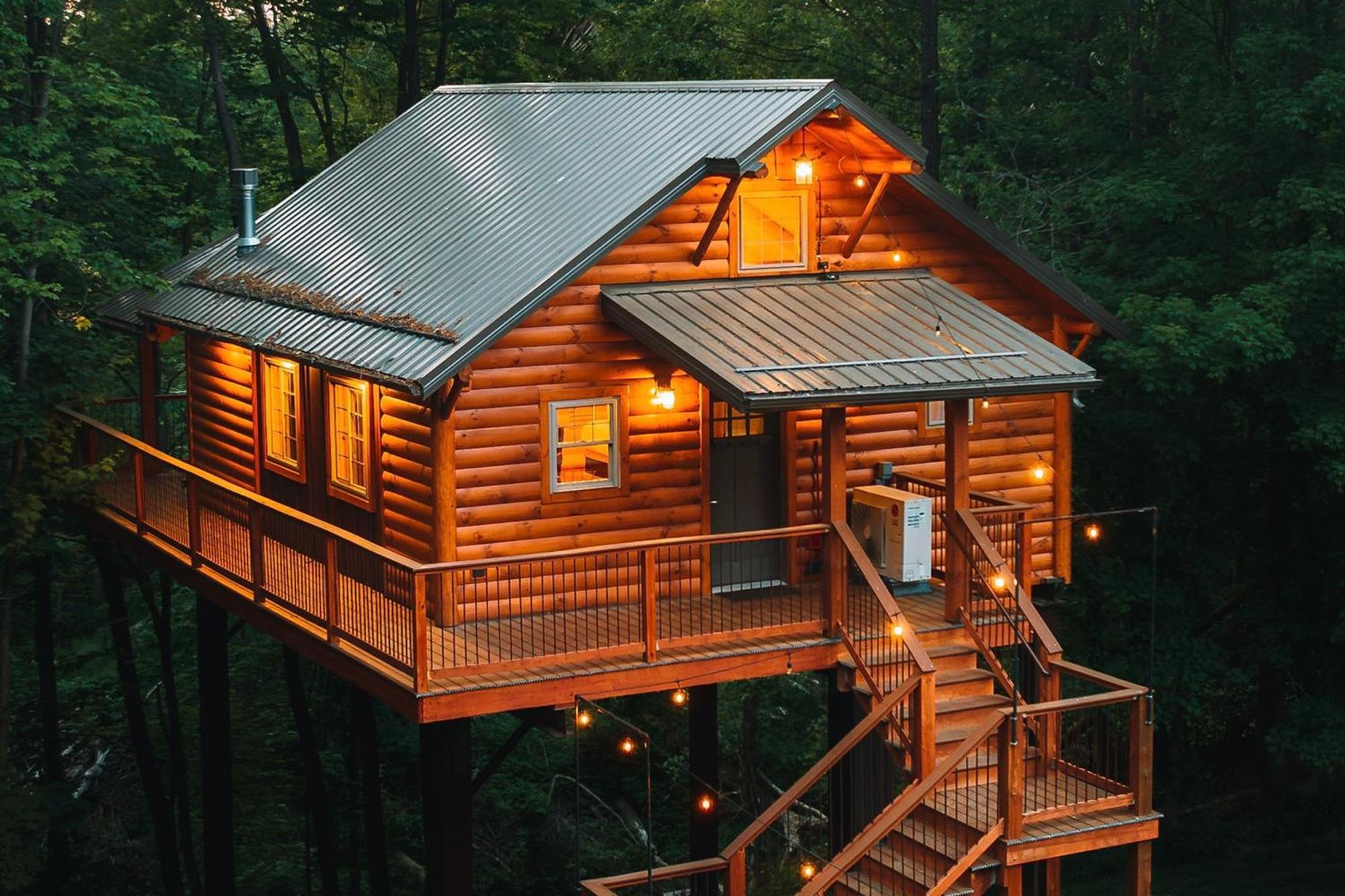 Cricket Hill Treehouse B By Amish Country Lodging 米勒斯堡 外观 照片